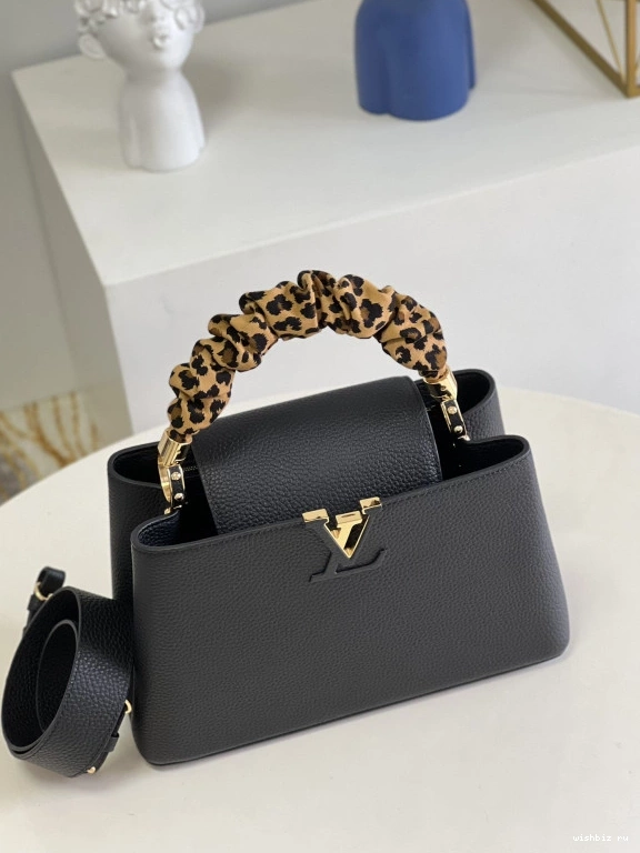WIS LOUIS CAPUCINES VUITTON MM 0728